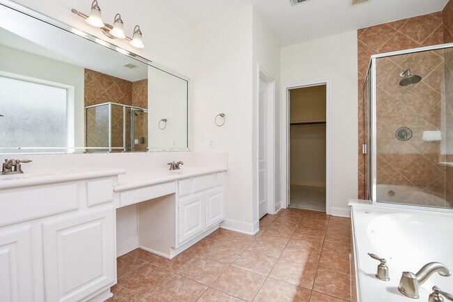 Building Photo - 4322 Pensacola Oaks Ln