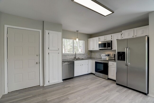 Building Photo - 74 Maple Branch St