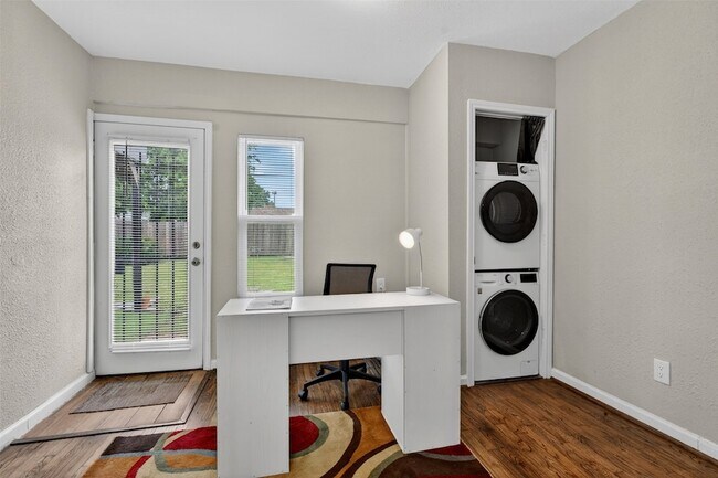 Building Photo - 3863 Arbor St