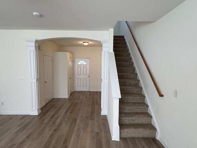 Building Photo - 6718 Sequoia Hills Dr