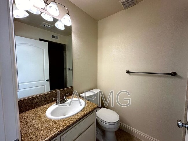 Building Photo - 12217 Moorpark St