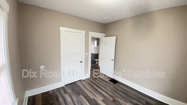 Building Photo - 821 Sixteenth Avenue