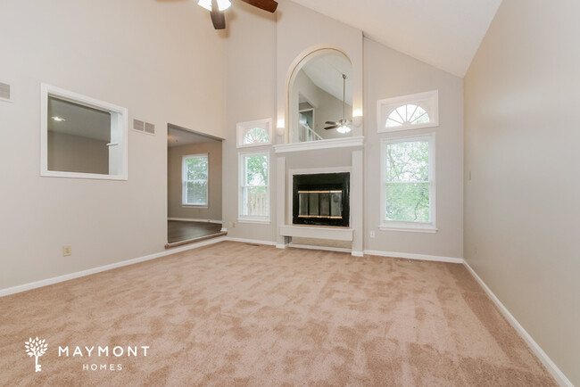 Building Photo - Charming 3-Bedroom Home with Spacious Yard