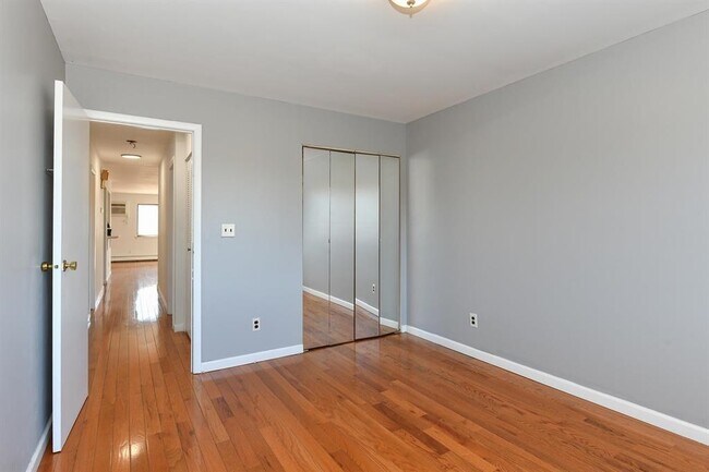 Building Photo - 1308 46th St