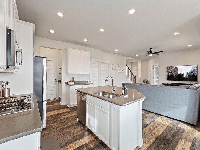 Building Photo - Stunning 4-Bed 2.5-Bath Oasis- Severance, CO!