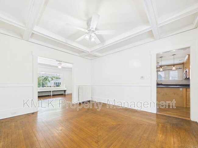 Building Photo - 137 Conger Ave