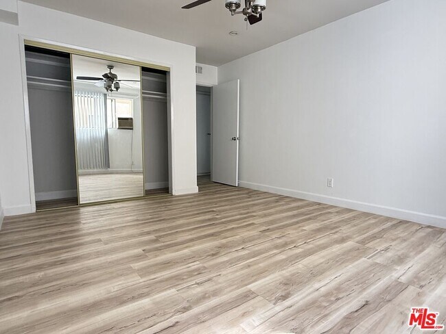 Building Photo - 1438 S Canfield Ave