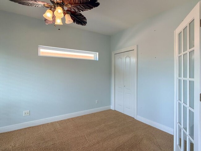 Building Photo - 2572 Gulf Breeze Ave