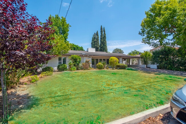 Building Photo - 12335 Tiara St