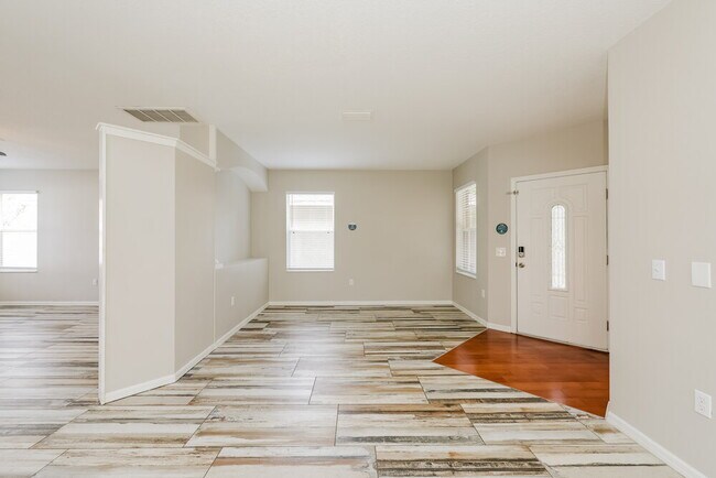 Building Photo - 12661 Evington Point Dr