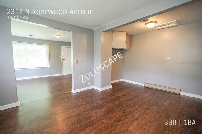 Building Photo - 2312 N Rosewood Ave