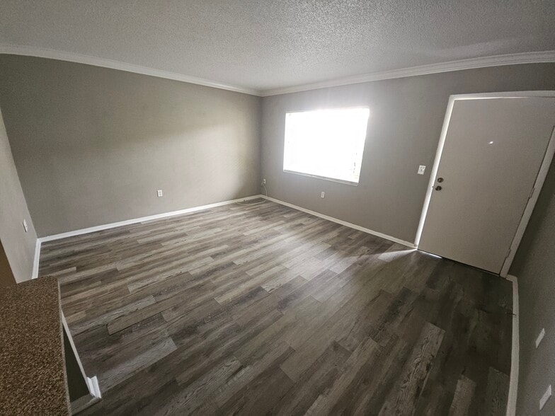 Building Photo - 131 Water Front Way