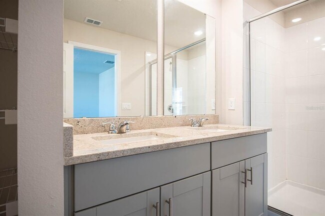 Building Photo - 425 Legacy Lp