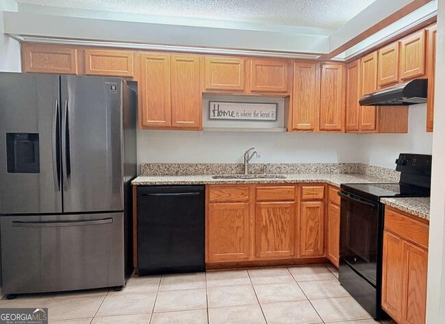 Building Photo - 304 McQueen Cir