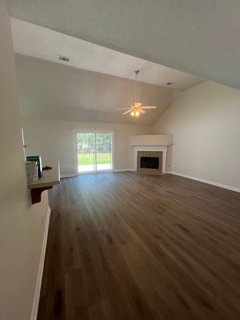 Building Photo - 128 Arbor Village Dr