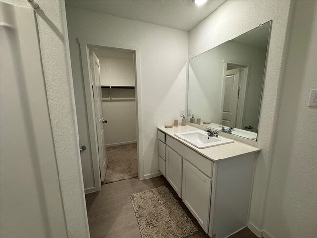 Building Photo - 3057 Ashbrook Ln