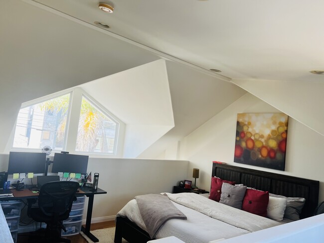 Building Photo - 1306 Electric Ave