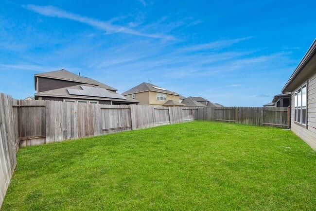 Building Photo - 8819 Cabin Loft Ln