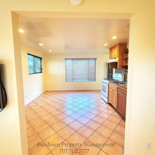 Building Photo - 4381 Bodega Ave