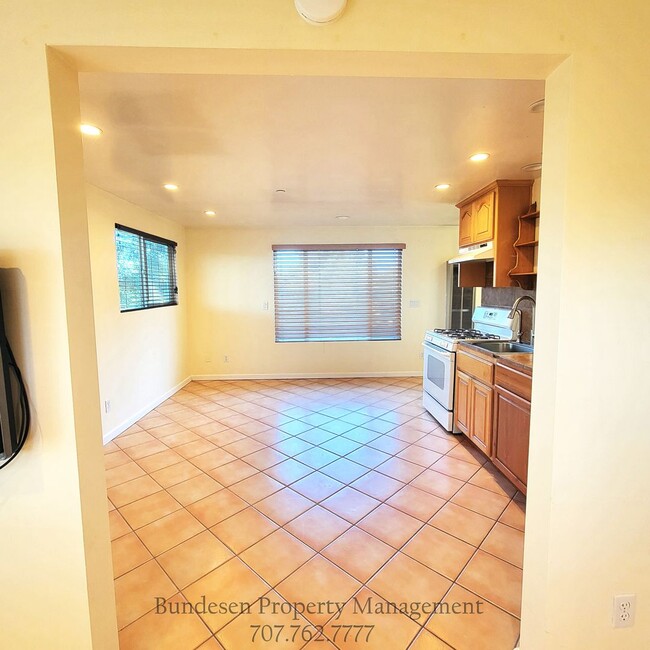 Building Photo - 4383 Bodega Ave