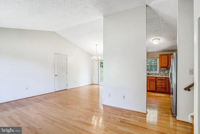 Building Photo - 1803 E Beech Rd