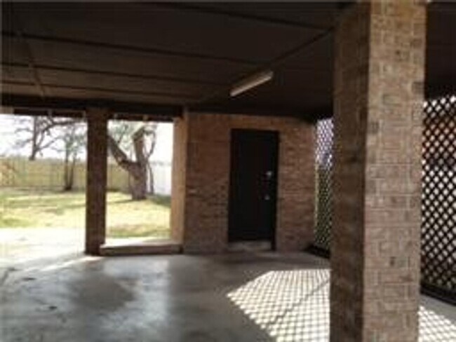 Building Photo - Great 3 bedroom, 1 bath home