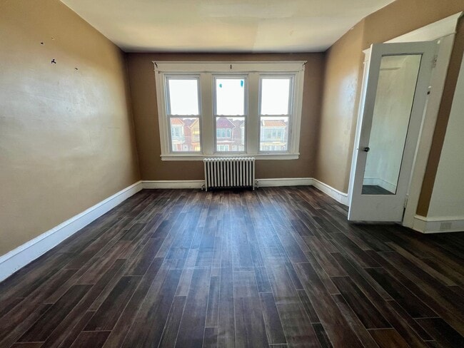 Building Photo - Spacious 3-Bedroom Townhome in Juniata! Available NOW!