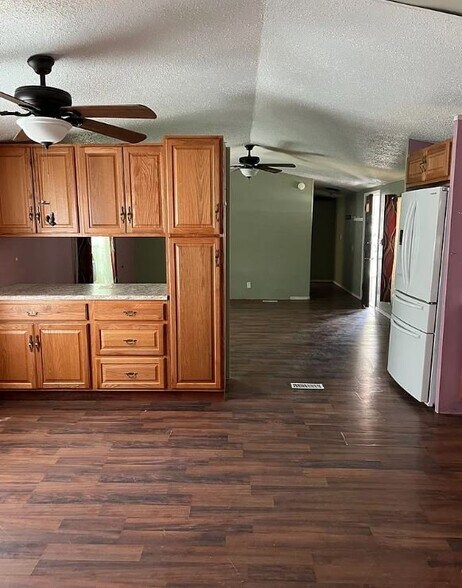 Building Photo - 2640 S Cottonwood Ln