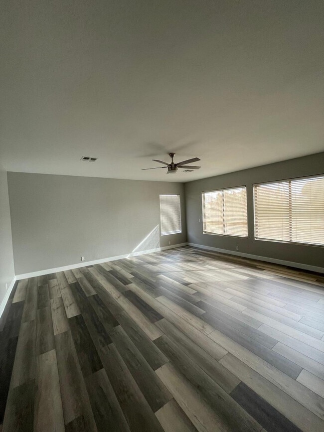 Building Photo - 2225 E Detroit St