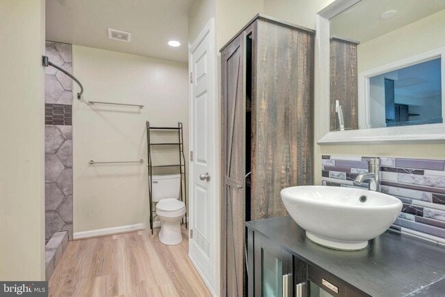 Building Photo - 15584 Peach Walker Dr