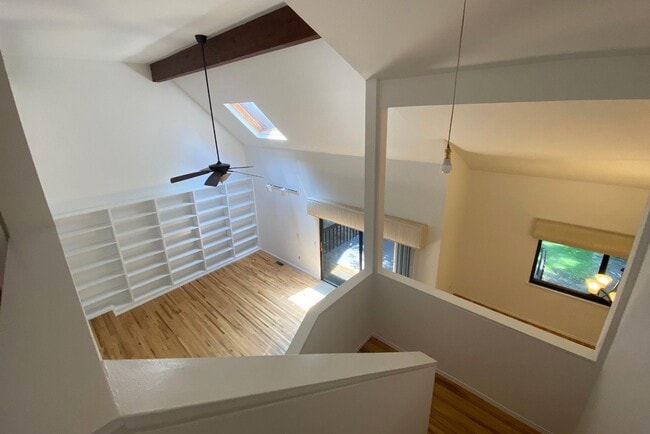 Building Photo - 331 Birch Ln