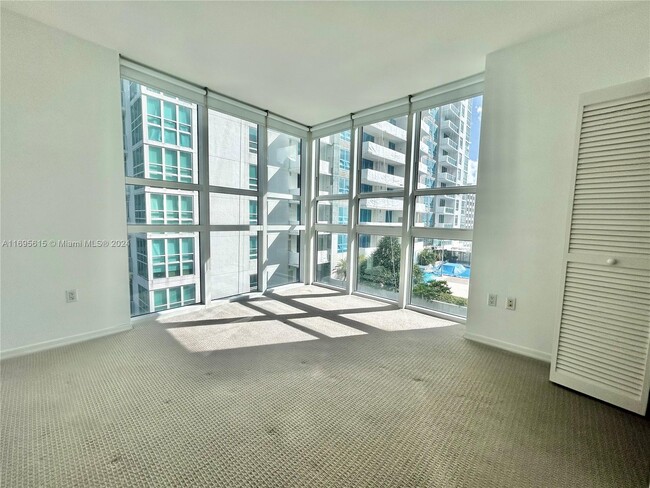 Building Photo - 951 Brickell Ave