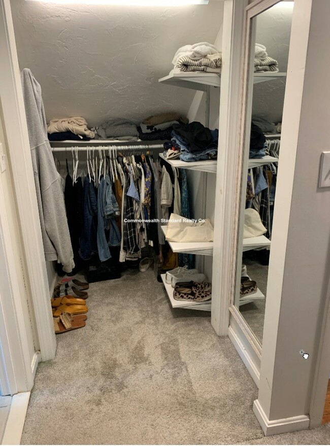 Building Photo - 53 Gale St