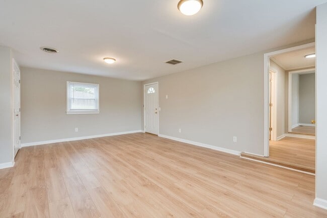 Building Photo - 2614 Mimosa Ln