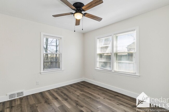 Building Photo - GORGEOUS Sleepy Hollow Home!!!!!