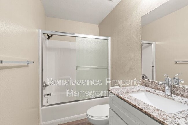 Building Photo - 1394 Pajaro Ave