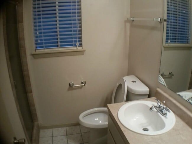 Building Photo - 7204 Creekside Dr