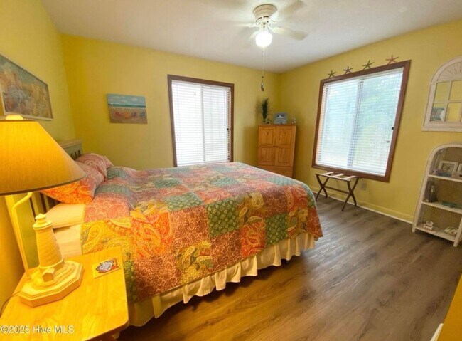 Building Photo - ***MOVE-IN SPECIAL*** $500 OFF OF YOUR FIRST MONTH'S RENT AND APPLICATION FEES WAIVED UPON APPROV...