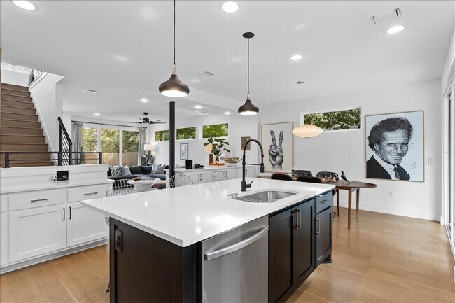 Building Photo - 4201 Clawson Rd