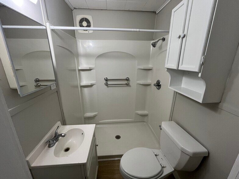 Building Photo - 2319 G Ave