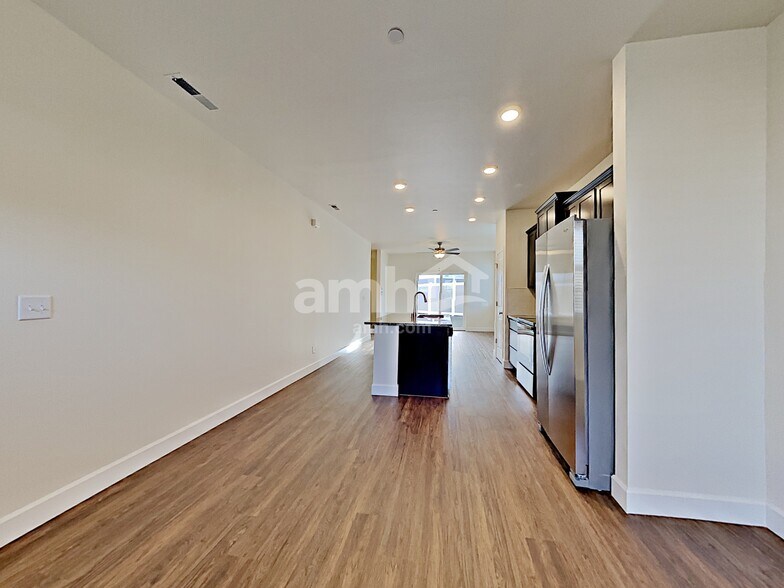 Building Photo - 10628 136th St Ct E