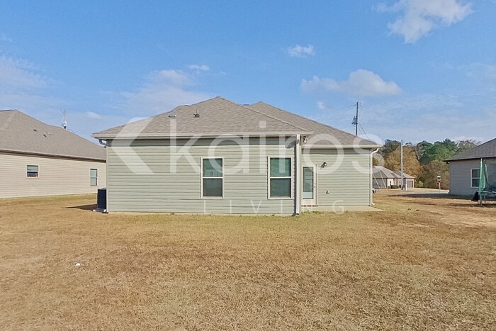 Building Photo - 15 HAWK LN