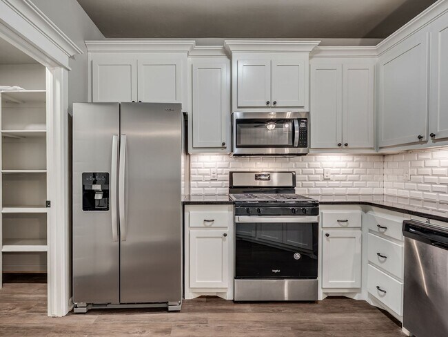 Building Photo - 5800 Campbell Creek Dr