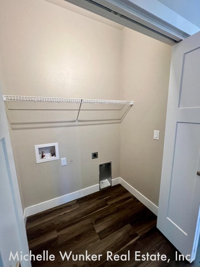 Building Photo - 6330 Beckville ln