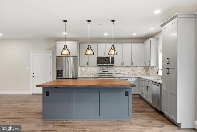 Building Photo - 474 Brightwood Rd