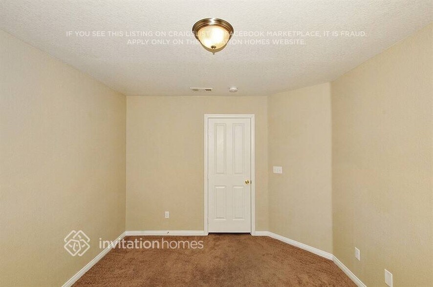 Building Photo - 8722 Hawk Canyon St