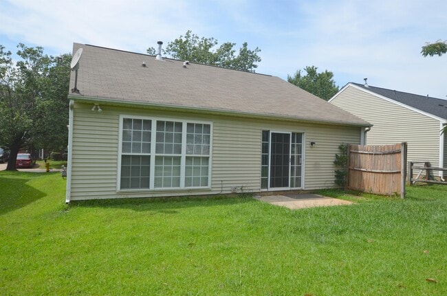 Building Photo - 7434 Stone Mountain Ct