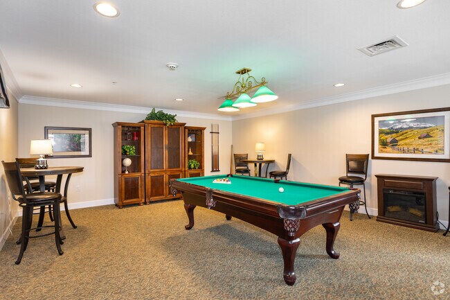 Billiards and Game Room - Concordia on the Lake