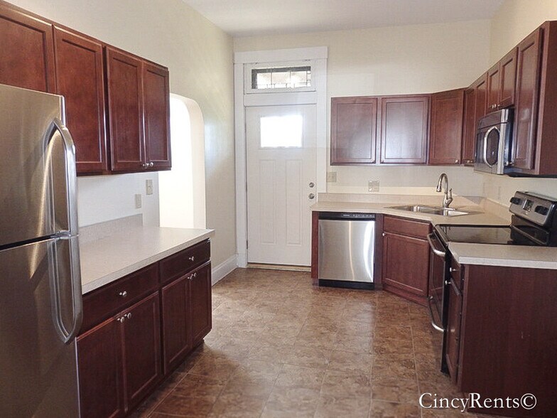 Building Photo - 3645 Zinsle Ave