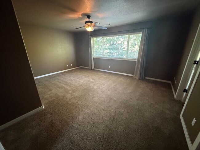 Building Photo - 2948 NE Conners Ave
